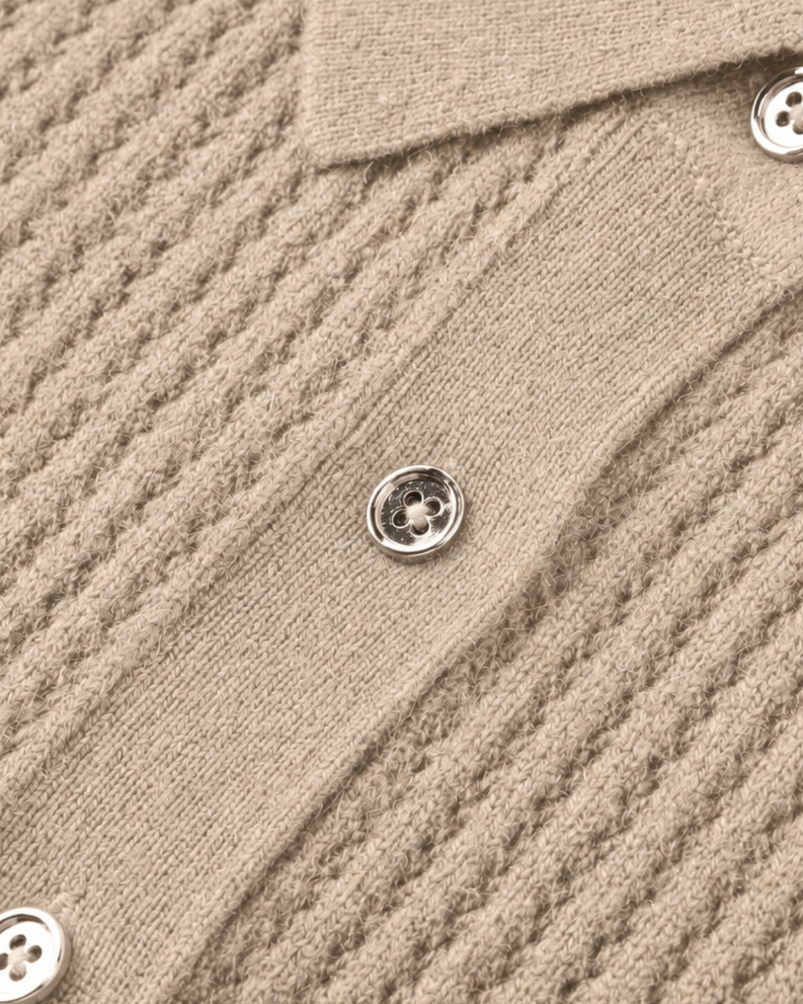 Augusta open gebreide polo van wol en cashmere voor dames in beige – Issu & Lloyd
