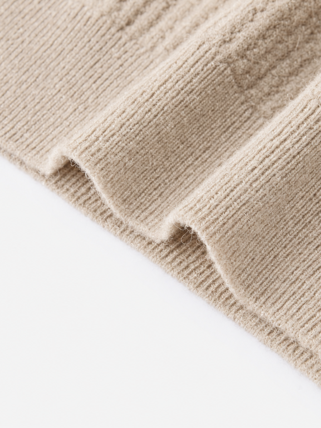 Augusta open gebreide polo van wol en cashmere voor dames in beige – Issu & Lloyd