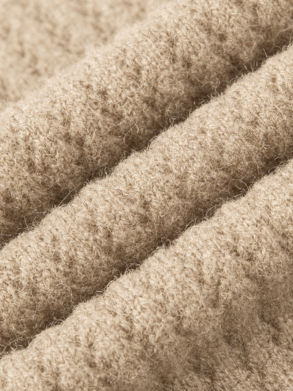 Augusta open gebreide polo van wol en cashmere voor dames in beige – Issu & Lloyd