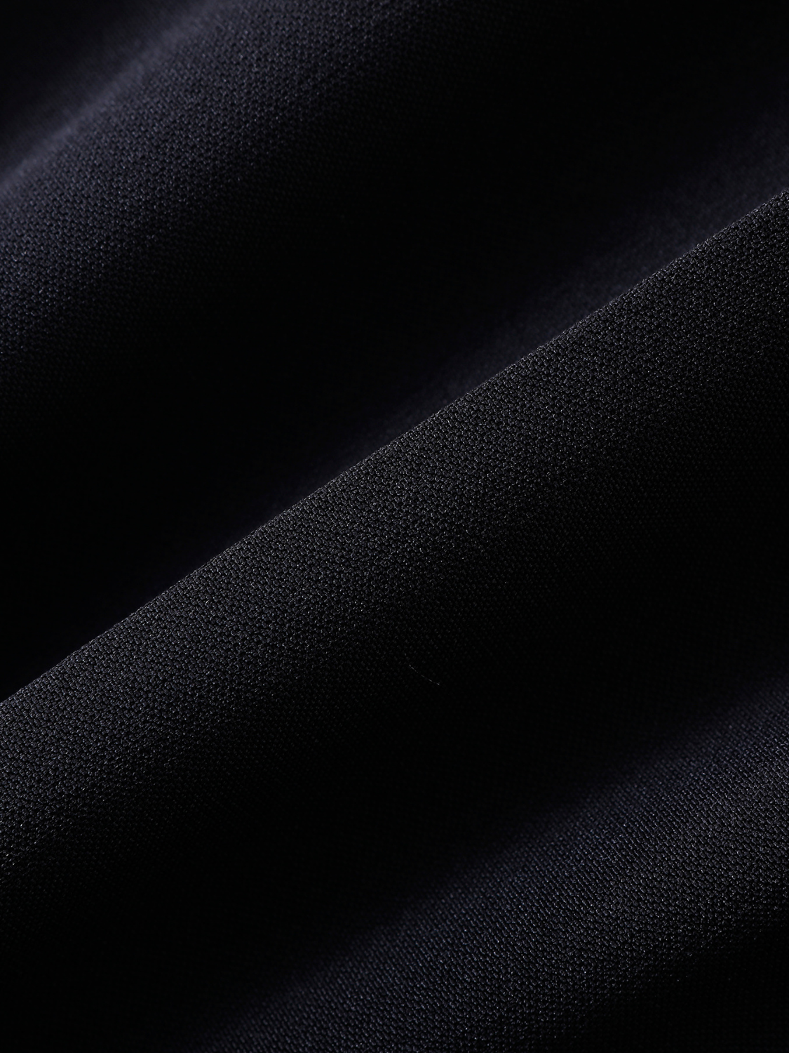 Daphni pantalon met plooien en flared pijp voor dames in zwart – Issu & Lloyd