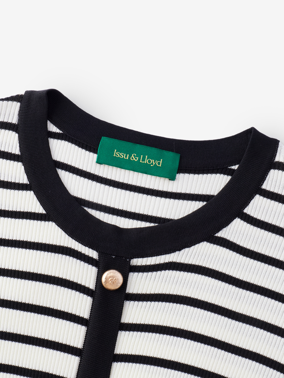 Fiori fijngebreid T-shirt met tweed-look en knopen voor dames in wit gestreept – Issu & Lloyd