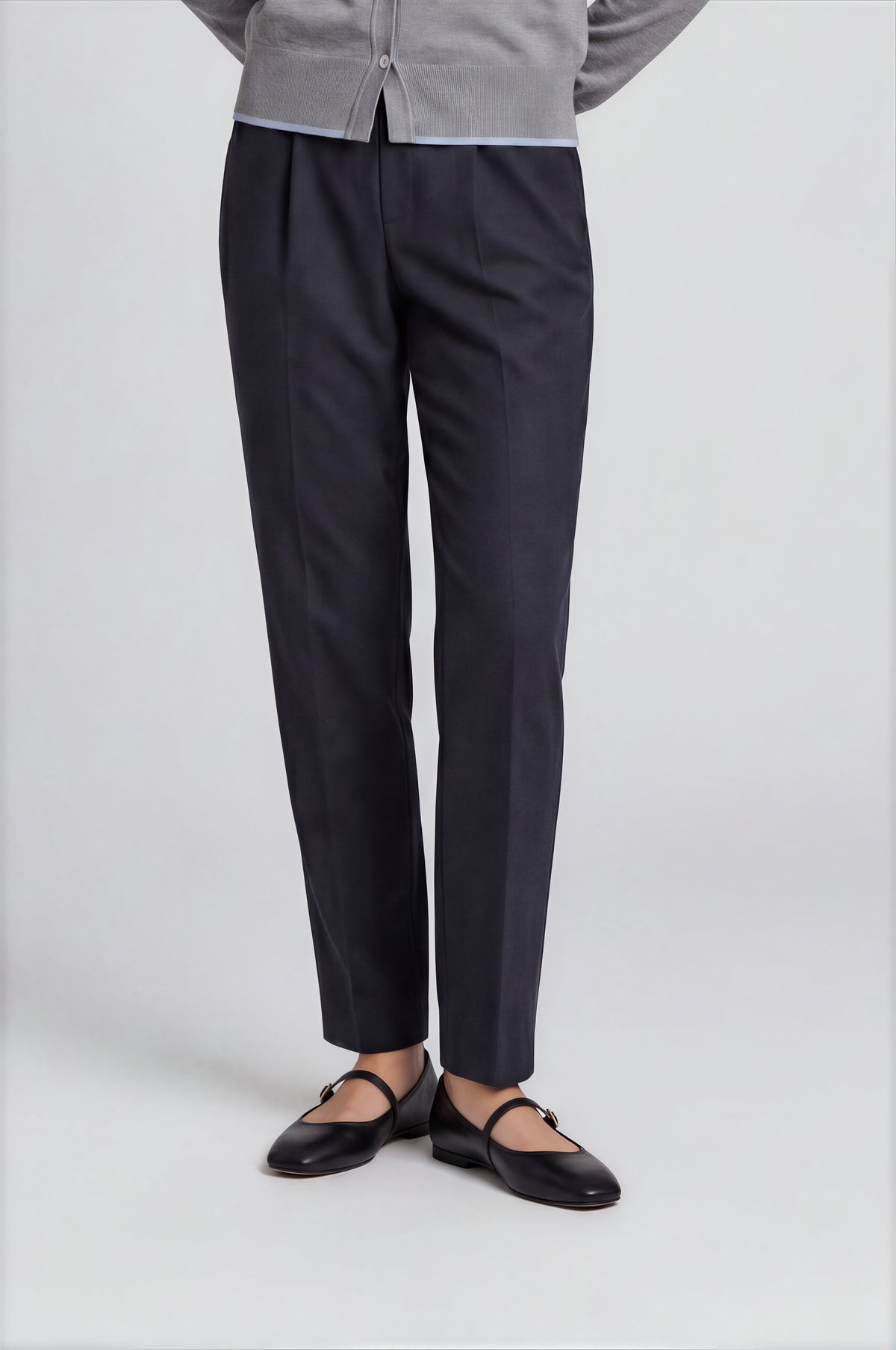 Sabine slim-fit enkellange pantalon voor dames in grijs – Issu & Lloyd