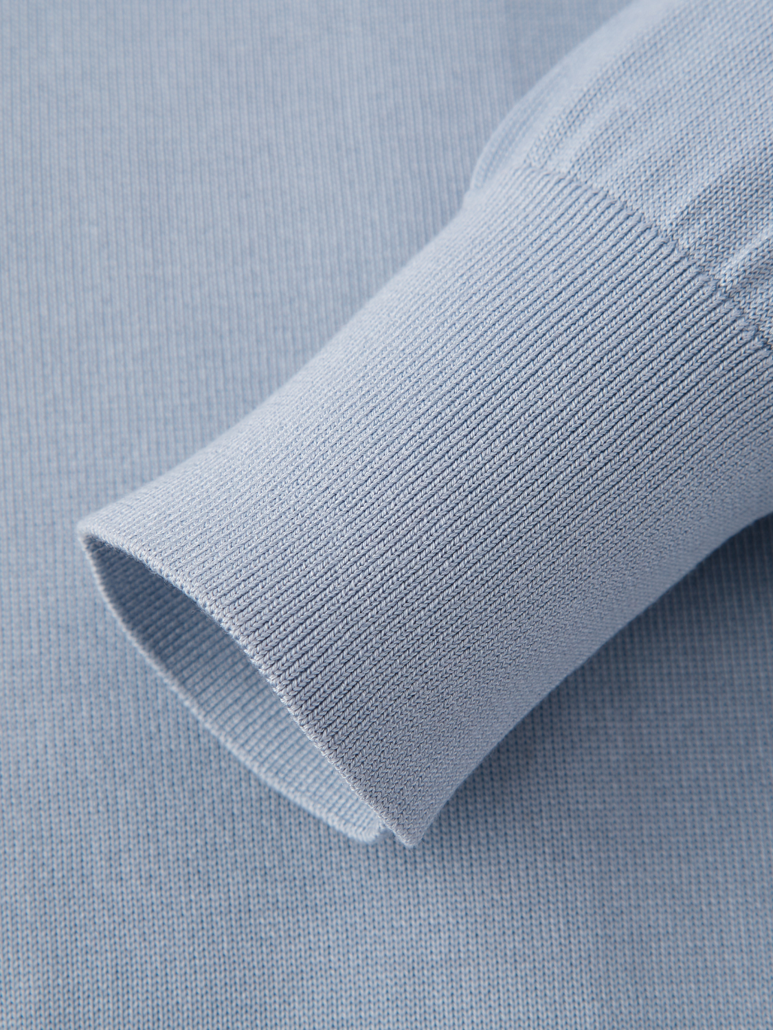 Veronique fijngebreid lyocell vest in lichtblauw met witte accenten voor dames – Issu & Lloyd