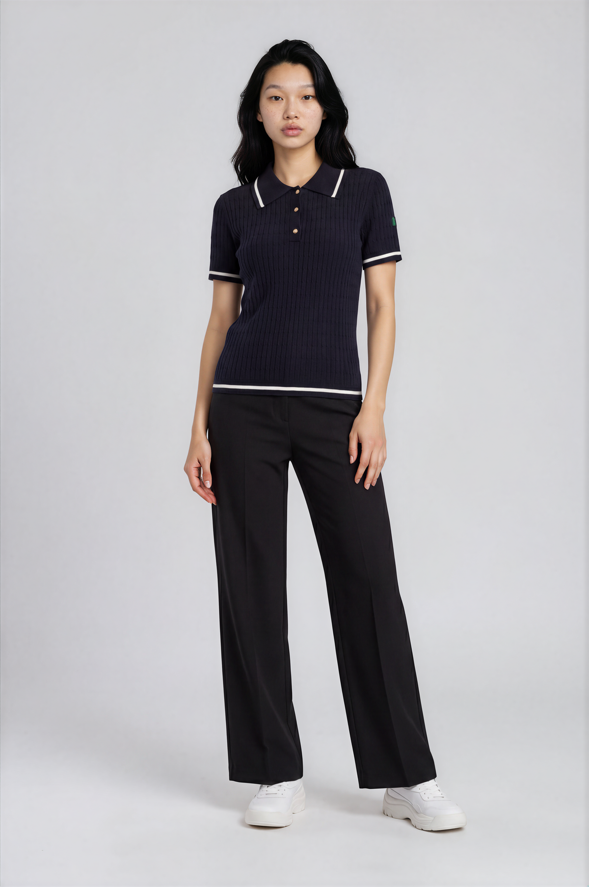 Arabelli high-waist pantalon met plooien voor dames in zwart – Issu & Lloyd