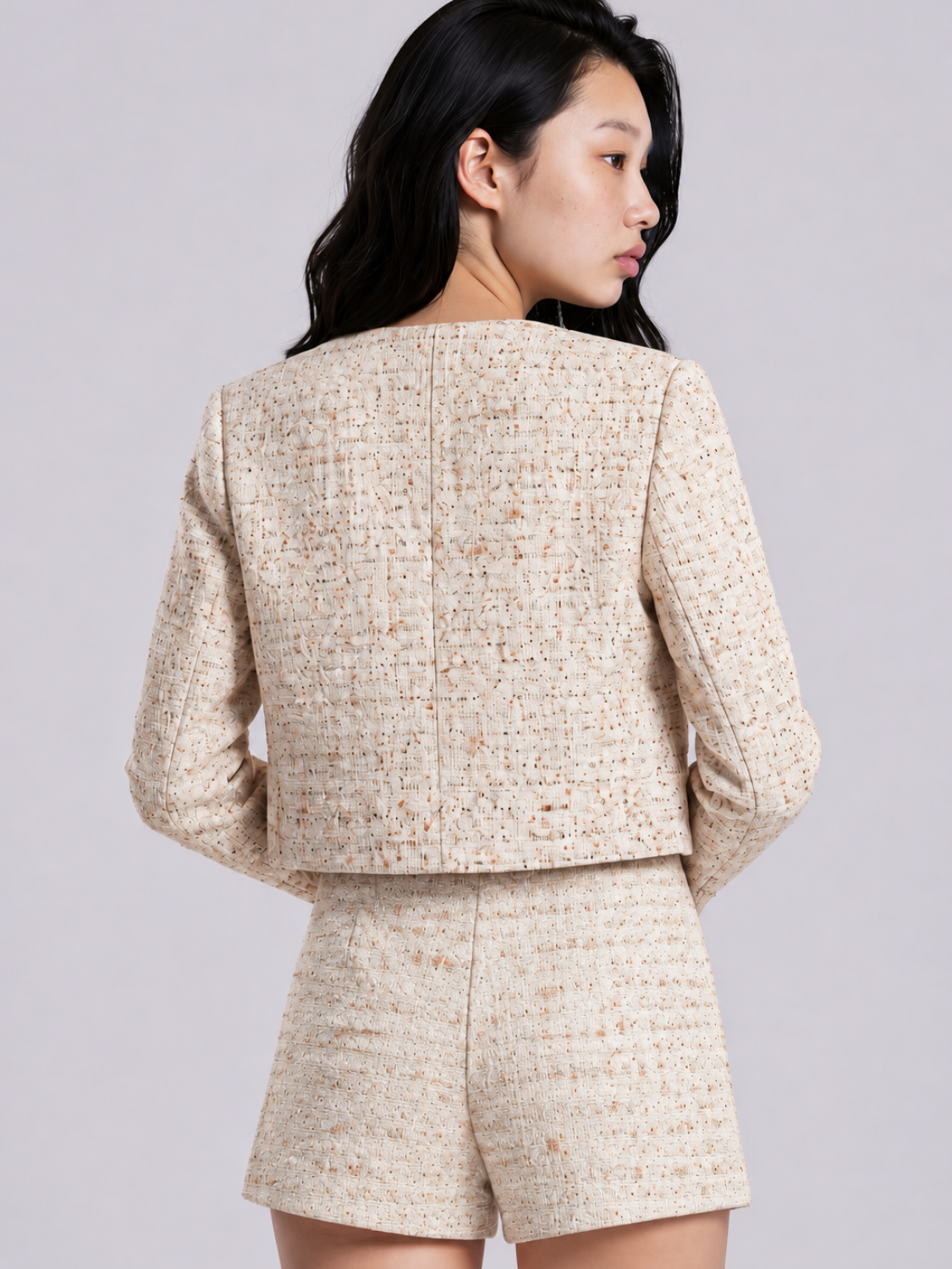 Lavinia cropped tweed jasje voor dames in crème – Issu & Lloyd