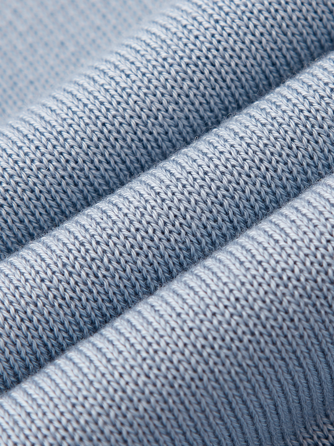 Veronique fijngebreid lyocell vest in lichtblauw met witte accenten voor dames – Issu & Lloyd