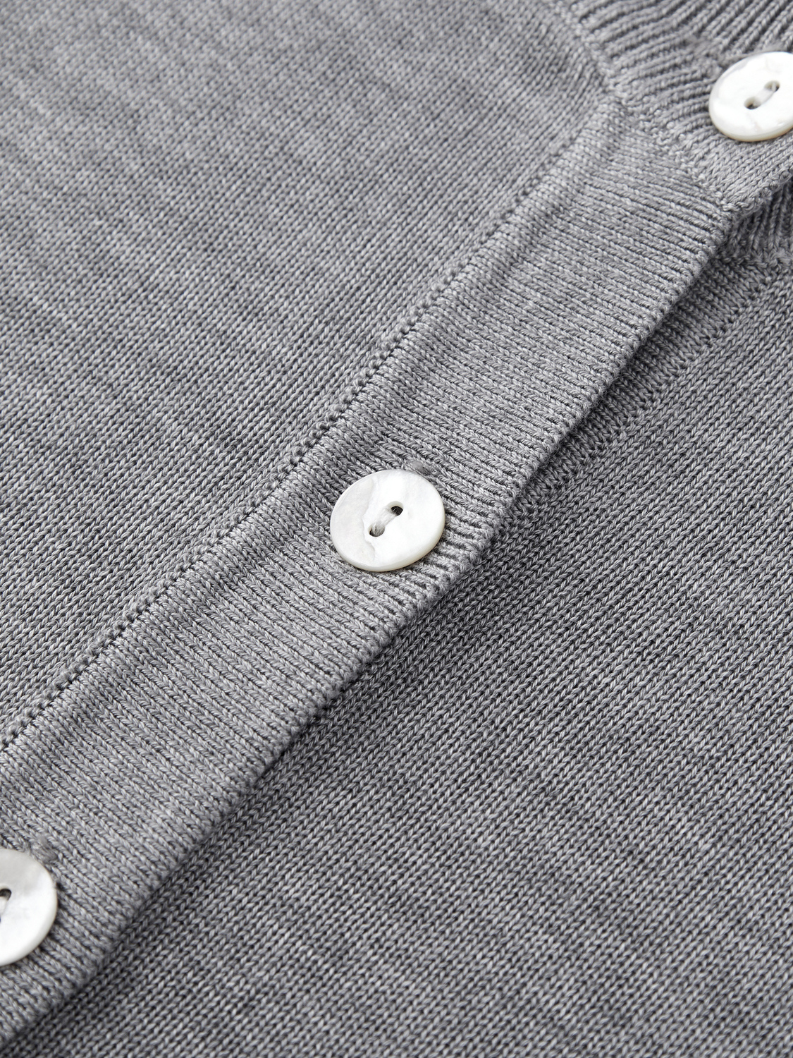 Veronique fijngebreid lyocell vest in lichtgrijs met lichtblauwe accenten voor dames – Issu & Lloyd